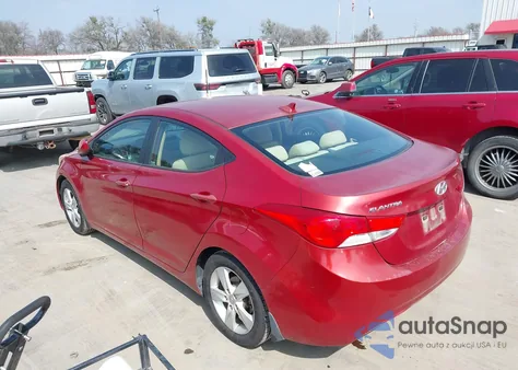 2013 Hyundai Elantra Gls/Limited z USA, uszkodzony, nr VIN KMHDH4AE8DU661037